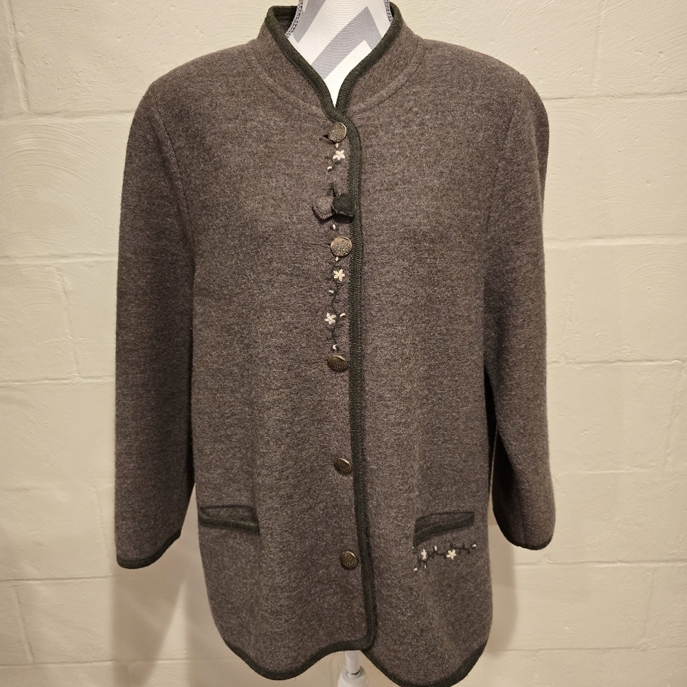 Vintage BOOS Pure New Wool Jacket With Edelweiss Embroidery Brown Size 46.